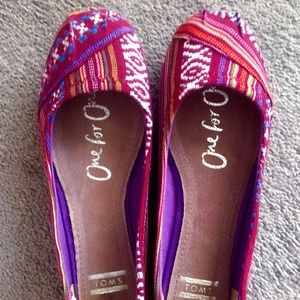 Tom’s tribal ballet flats